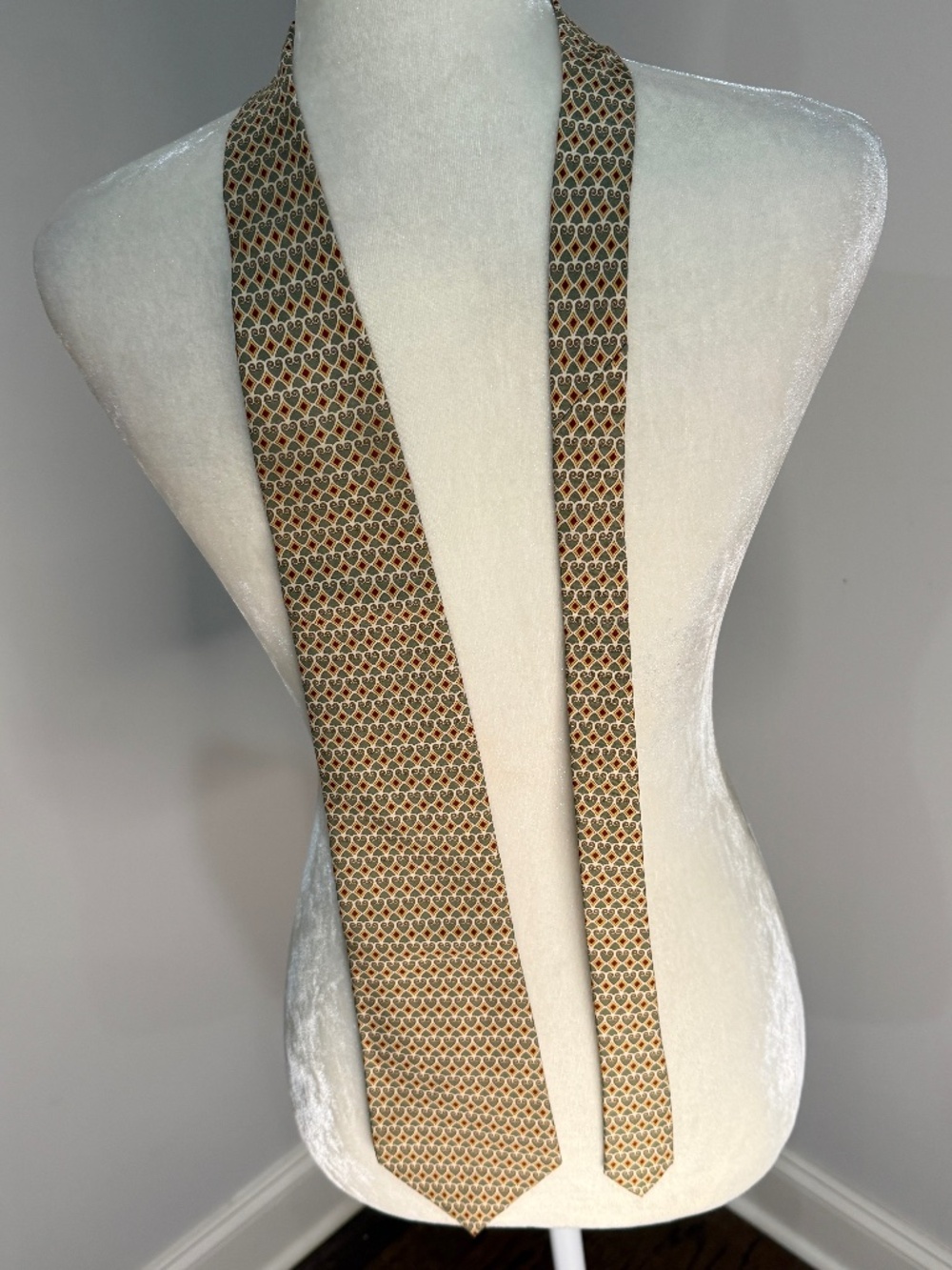 Burberrys of London 100% silk tie